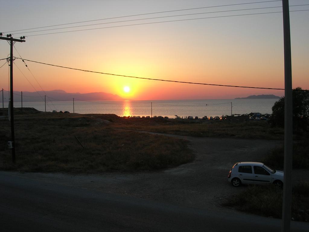 Apartment Next To The Sea In Poseidonia Posidhonía Extérieur photo